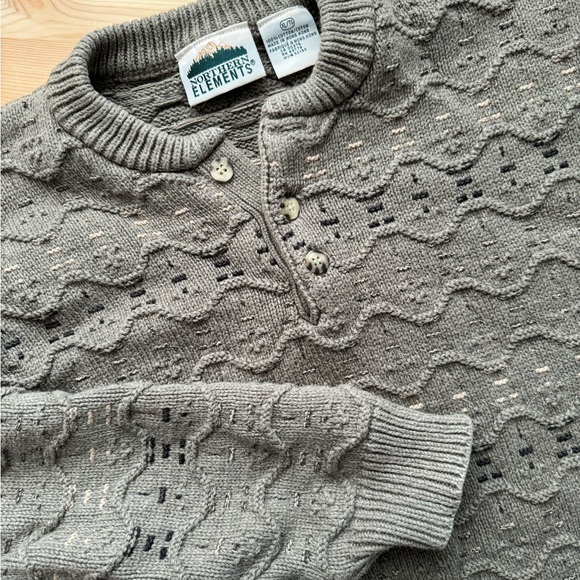 Northern Elements Vintage Sweater - Picture 4 of 6
